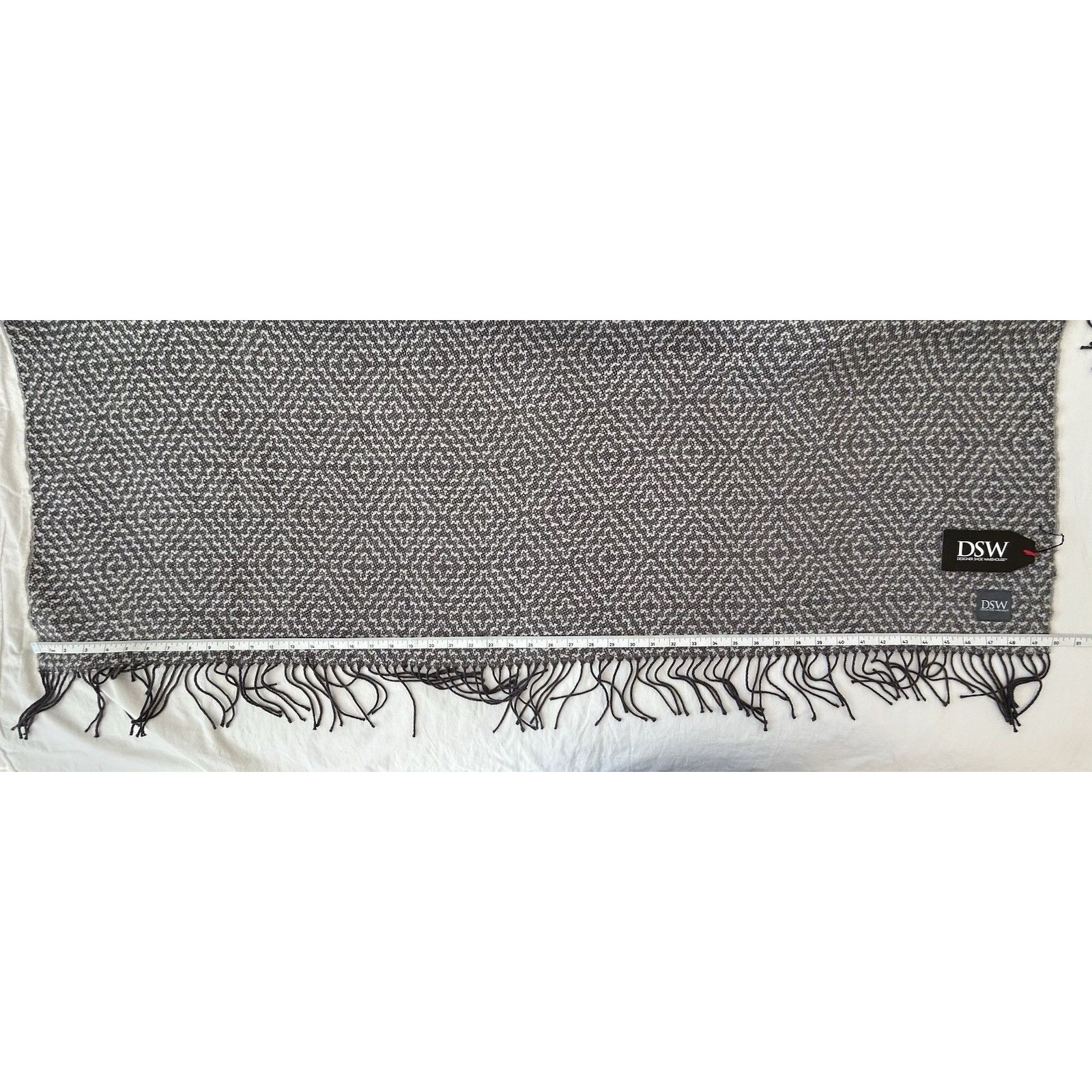Dsw Geometric Print Throw Blanket Scarf Grey White Fringe Soft New With Tags Nwt — image 5 of 7